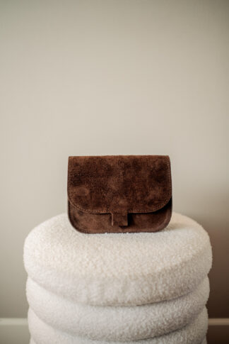 suede-tasje-choco