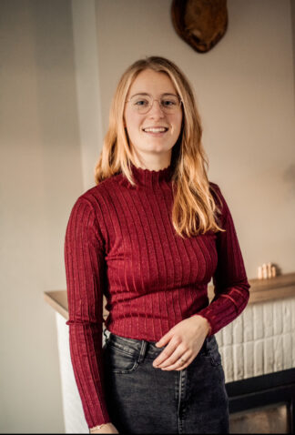 trui-lotte-bordeauxrood