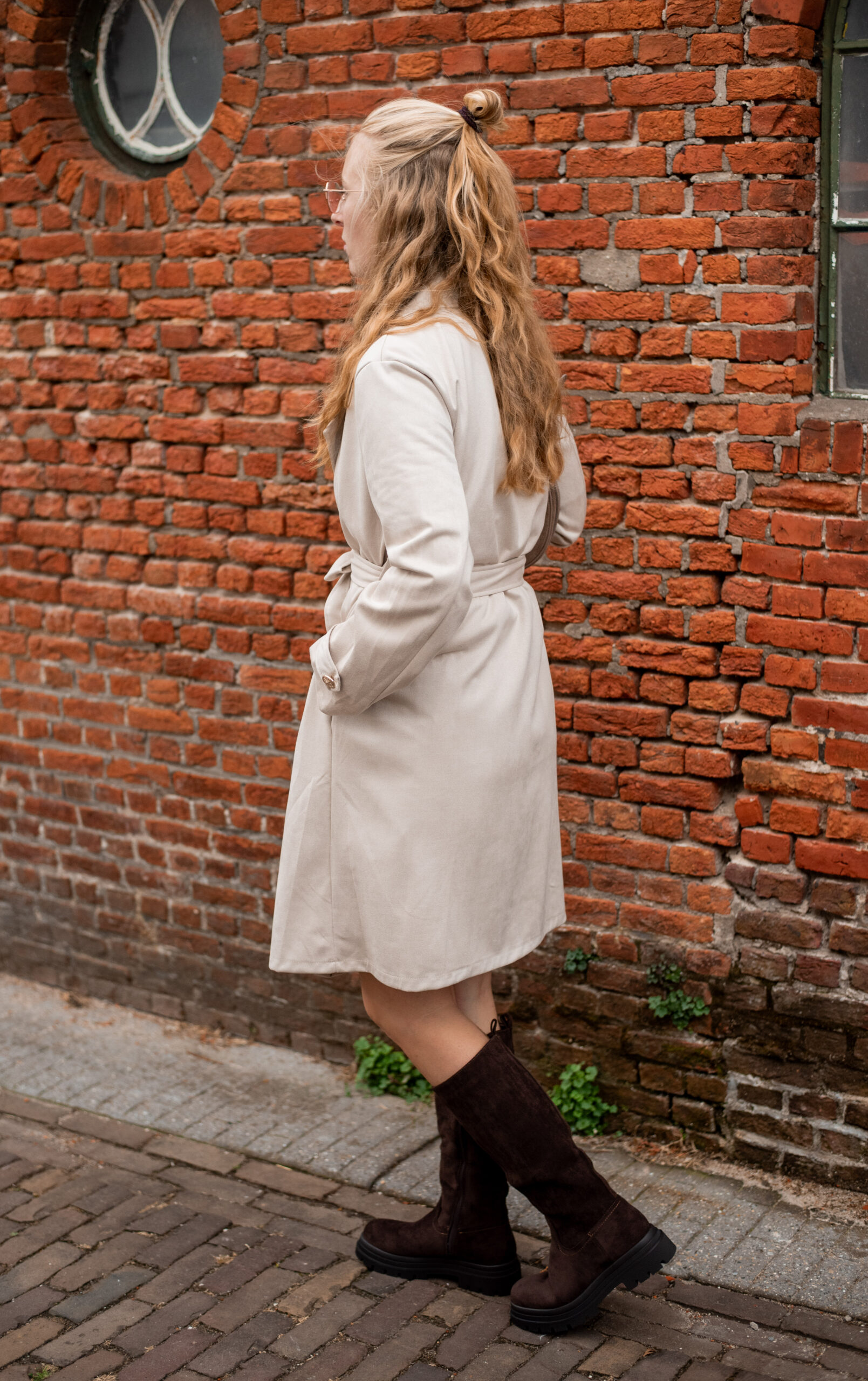 Beige suède trenchcoat - Afbeelding 2