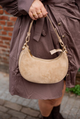 beige-suede-handtas