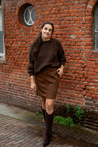 bruine-suede-rok-dames-met-steekzakken